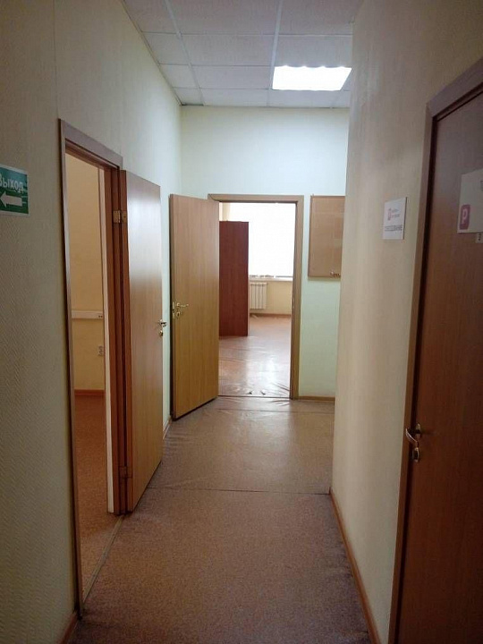 Сдается этаж в офисном здании 293,3 фото