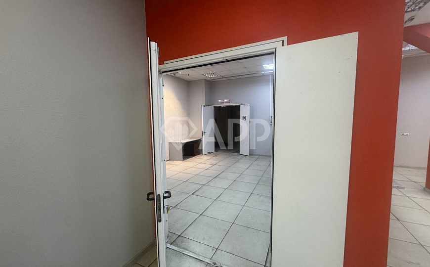 Сдам торговый центр, 576 м² фото