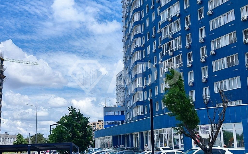 Продаю торговые помещения на 1 этаже, от 38 до 335 м² фото