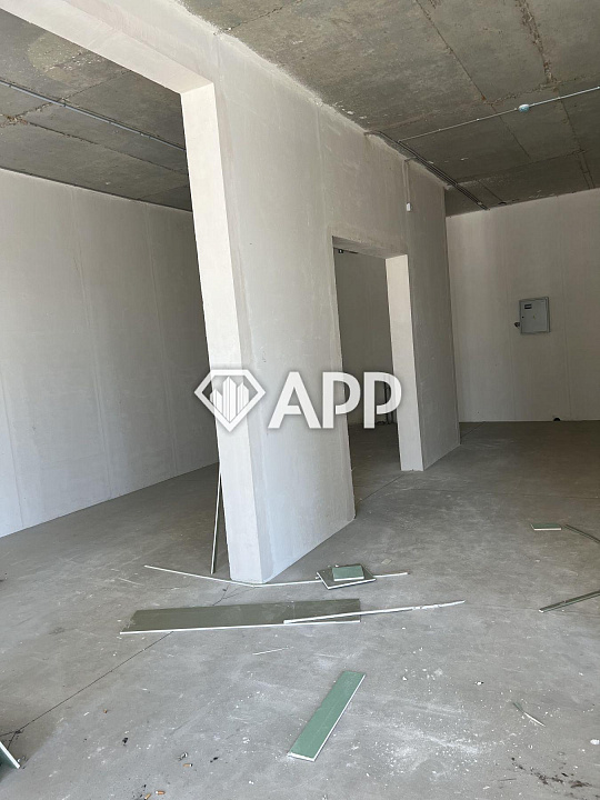 Продаю торговые помещения на 1 этаже, от 38 до 335 м² фото
