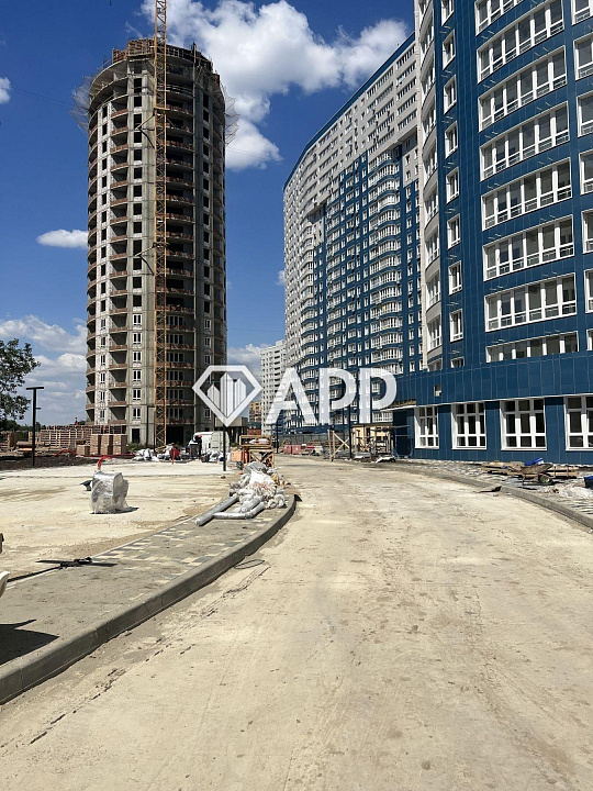 Продаю торговые помещения на 1 этаже, от 38 до 335 м² фото