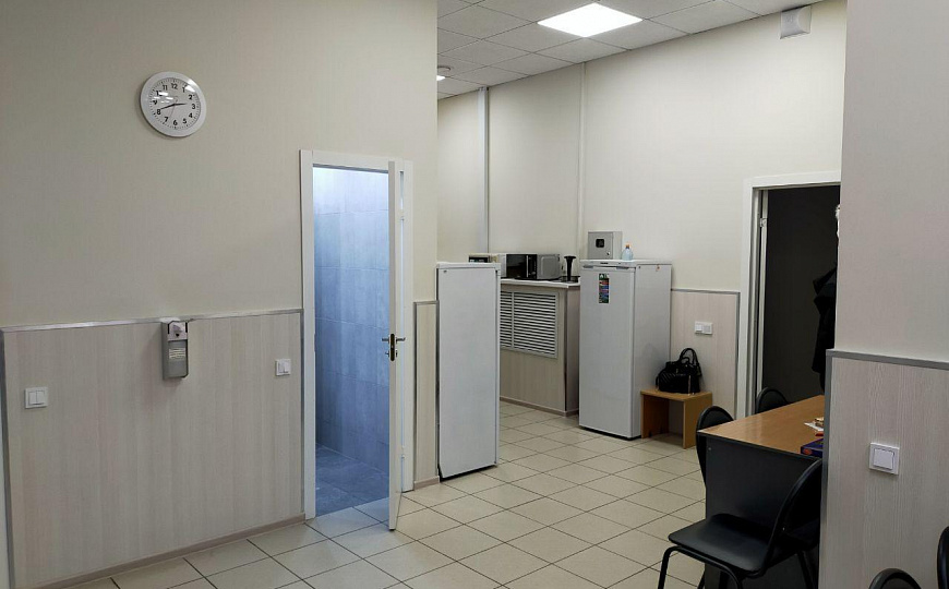 Продаётся 1350м² с НДС в самом центре города фото