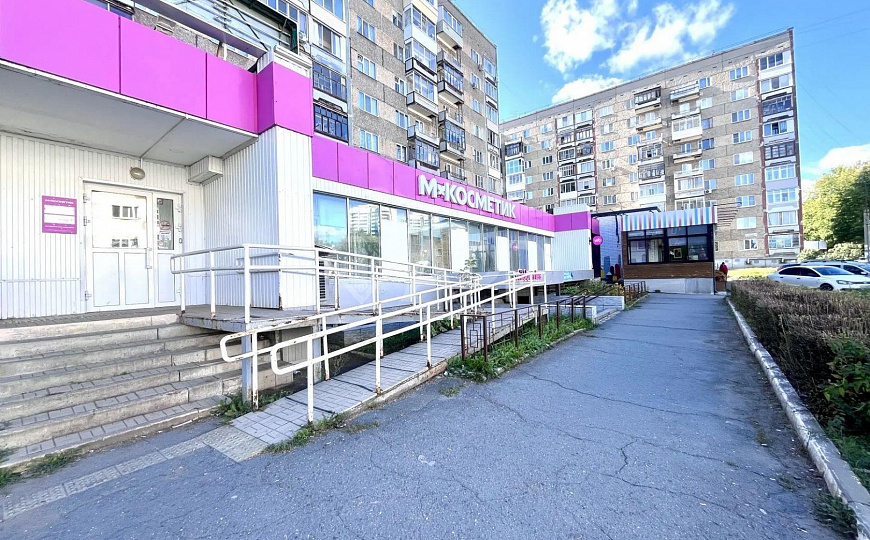 Продаётся 558м² торгово-офисных площадей, частично с арендаторами фото