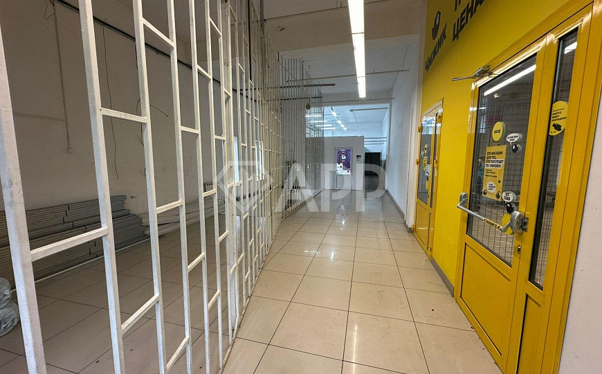 Отдельно стоящее здание 1279,5 м² фото