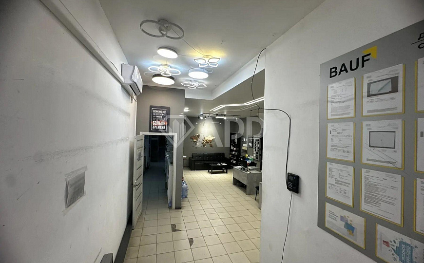 Отдельно стоящее здание 1279,5 м² фото