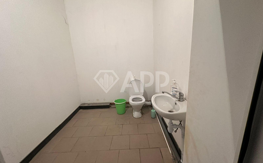 Отдельно стоящее здание 1279,5 м² фото