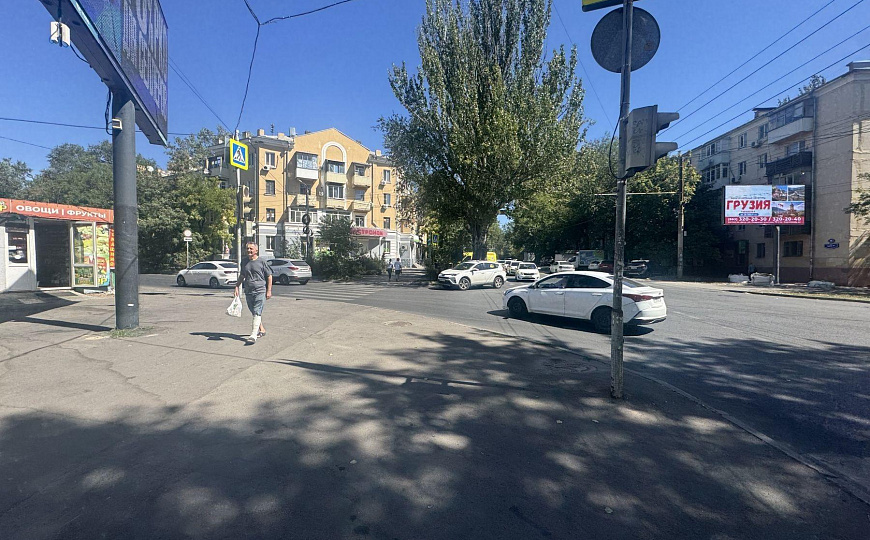 Сдам торговое помещение, 341 м² фото