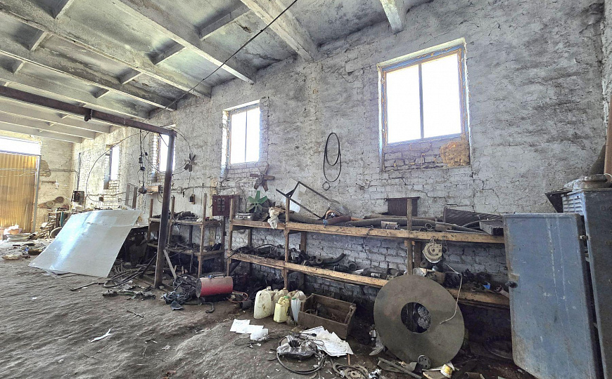 Склад с земельным участком, 2 426 м² фото