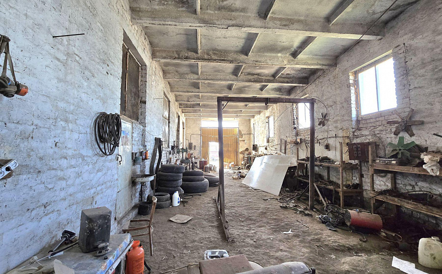 Склад с земельным участком, 2 426 м² фото