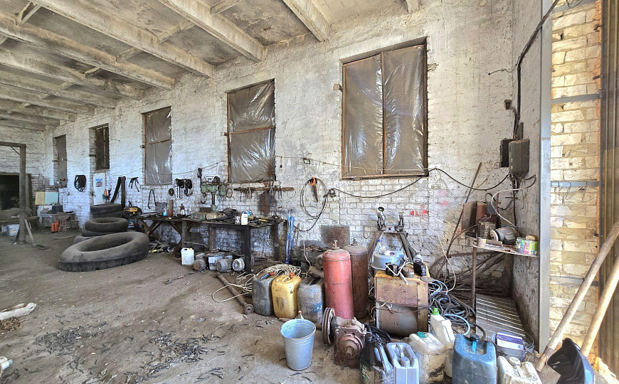 Склад с земельным участком, 2 426 м² фото