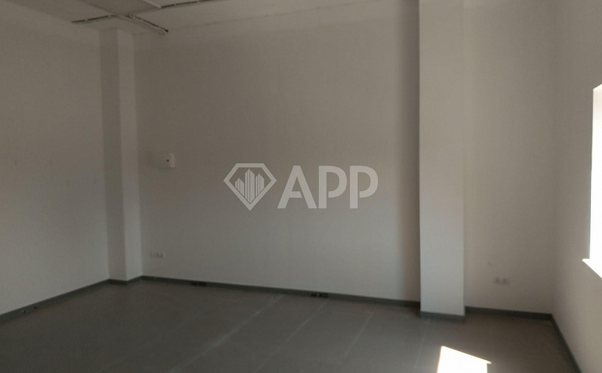 Сдаю на первой линии офисное помещение, 48 м² фото