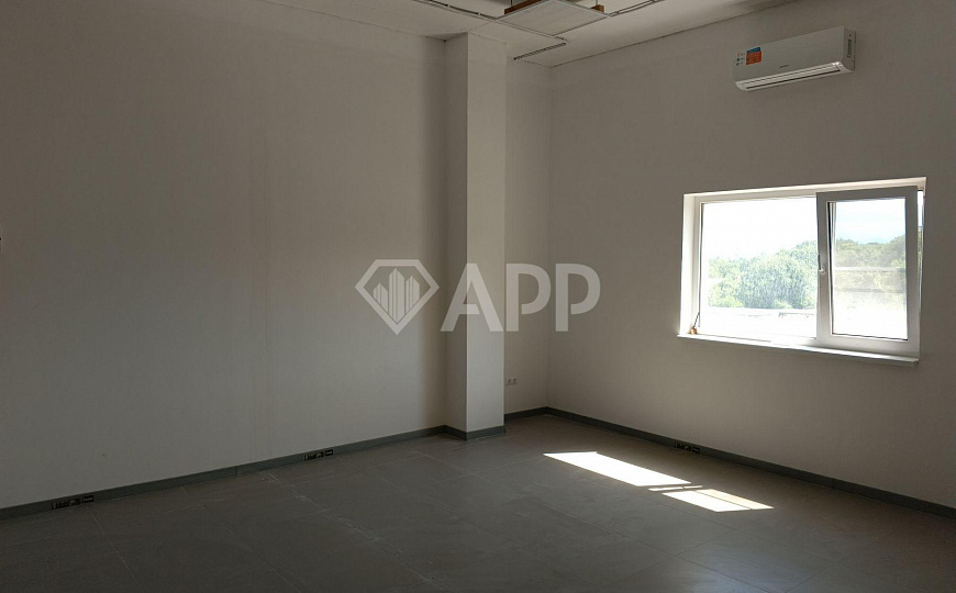 Сдаю на первой линии офисное помещение, 48 м² фото