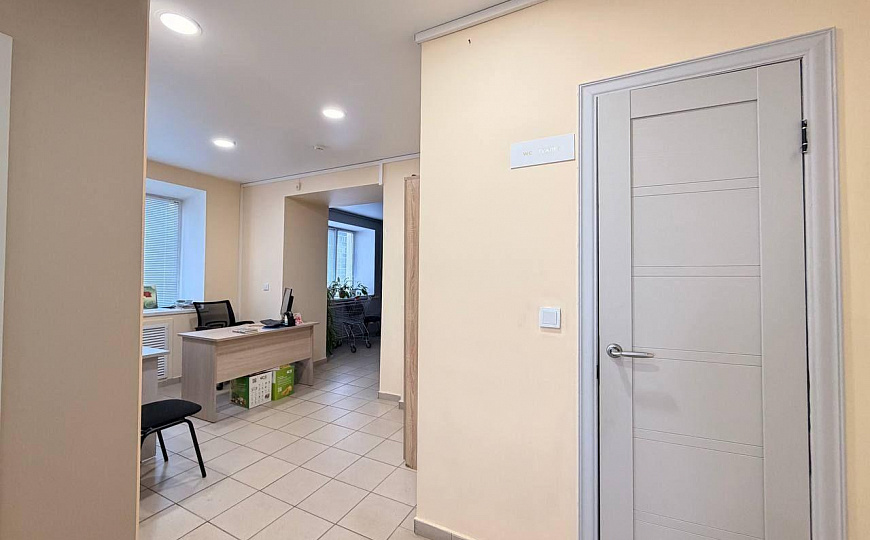 Сдам офис на высоком трафике 112 м2 фото