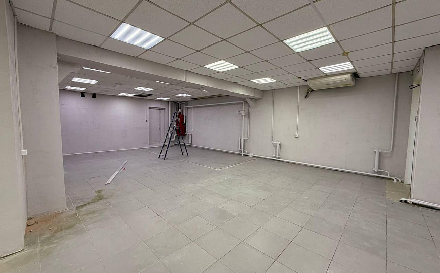 Сдам помещение на 1 линии 130м² фото