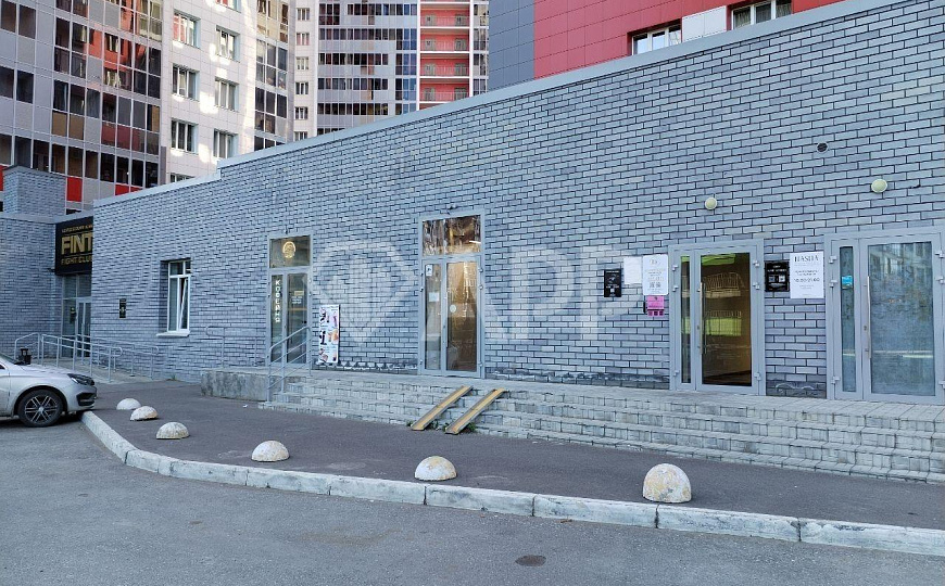 Помещение свободного назначения 68,3 м² с отдельным входом, мокрой точкой фото