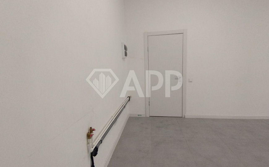 Помещение свободного назначения 68,3 м² с отдельным входом, мокрой точкой фото