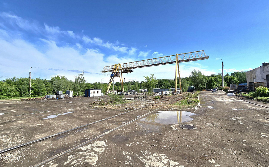 Площадка с козловым краном и ж/д, 3 000 м² фото