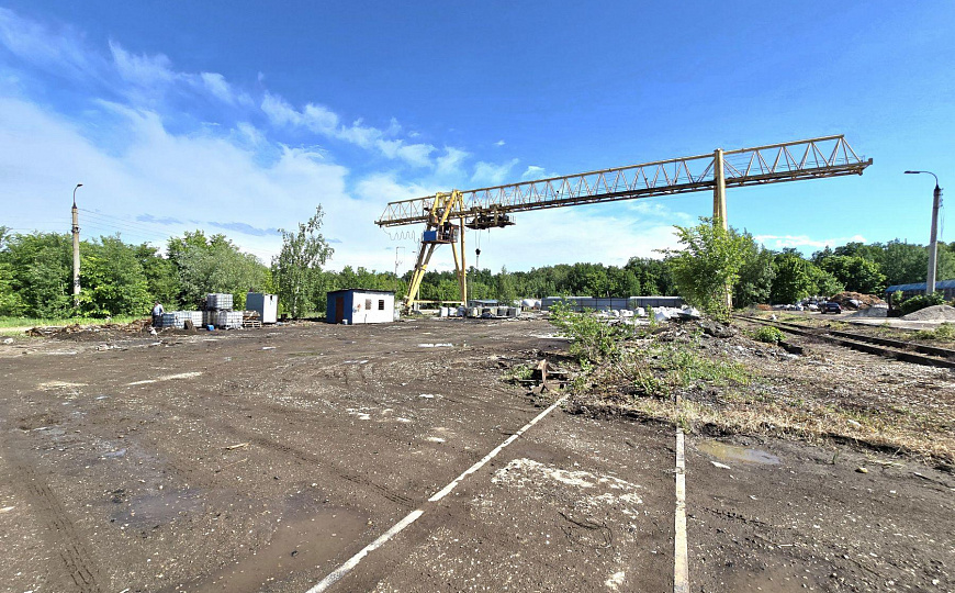 Площадка с козловым краном и ж/д, 3 000 м² фото