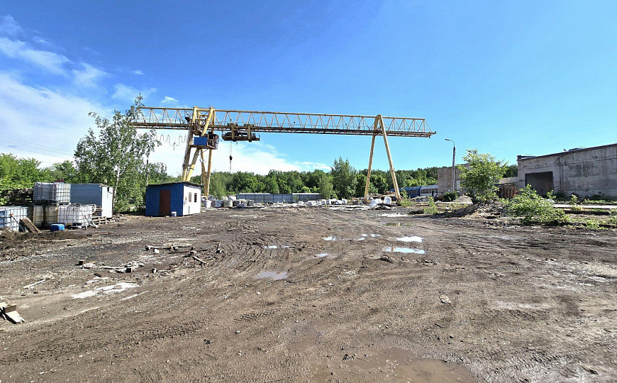 Площадка с козловым краном и ж/д, 3 000 м² фото