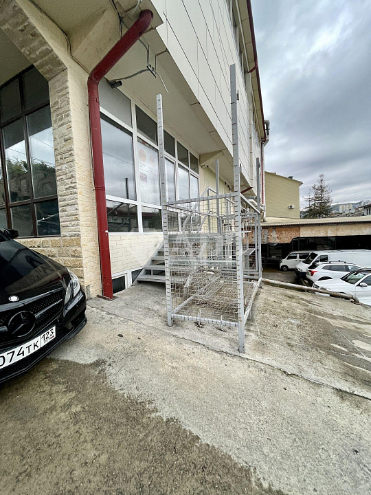 Сдам отдельно стоящее здание, 368 м² фото