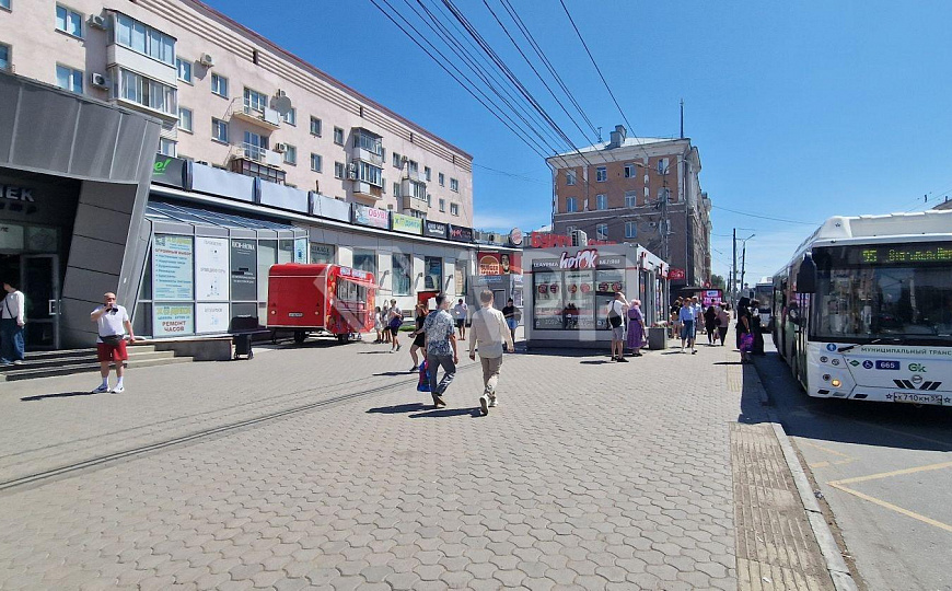 Высокий трафик, Площади в ТЦ "Голубой огонёк", 13-170 м2 фото