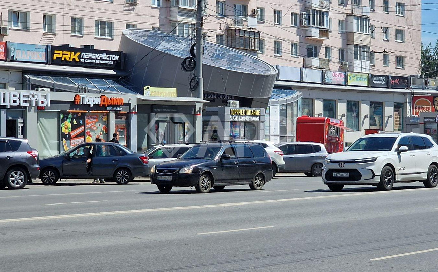 Высокий трафик, Площади в ТЦ "Голубой огонёк", 13-170 м2 фото