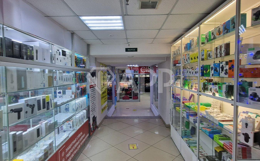 Высокий трафик, Площади в ТЦ "Голубой огонёк", 13-170 м2 фото