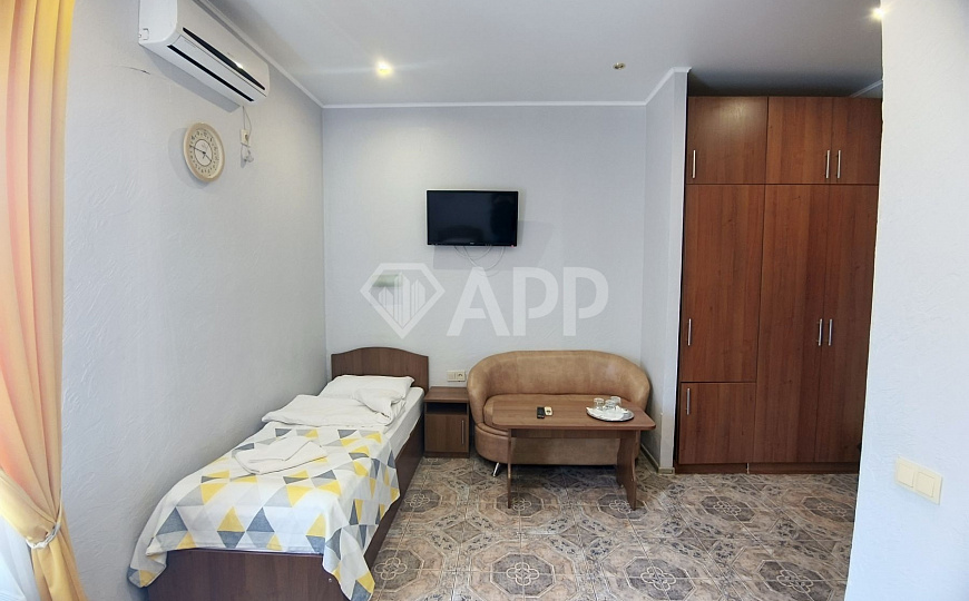Продаю гостиницу с сетевым арендатором в центре, 585 м² фото