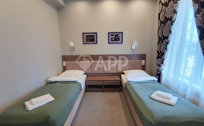 Продаю гостиницу с сетевым арендатором в центре, 585 м² фото