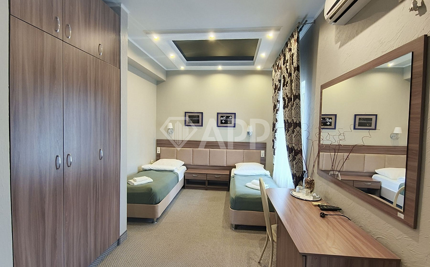 Продаю гостиницу с сетевым арендатором в центре, 585 м² фото