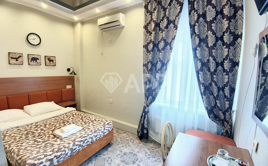 Продаю гостиницу с сетевым арендатором в центре, 585 м² фото