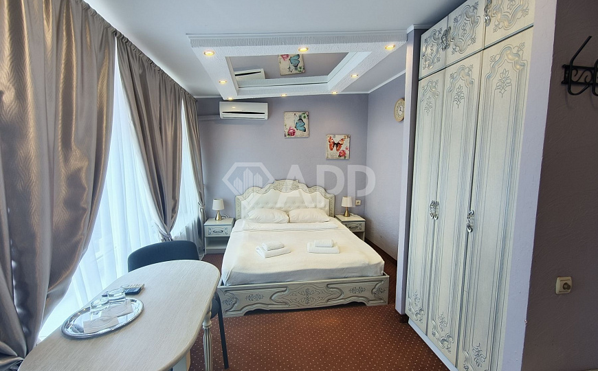 Продаю гостиницу с сетевым арендатором в центре, 585 м² фото