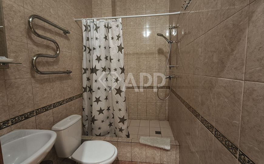 Продаю гостиницу с сетевым арендатором в центре, 585 м² фото
