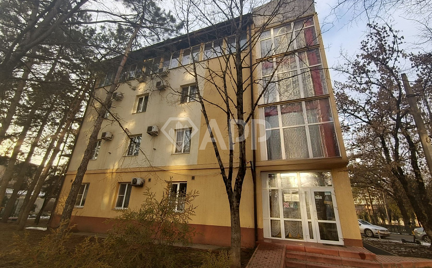 Продаю гостиницу с сетевым арендатором в центре, 585 м² фото