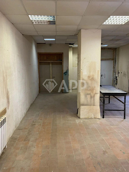 В аренду здание с участком фото