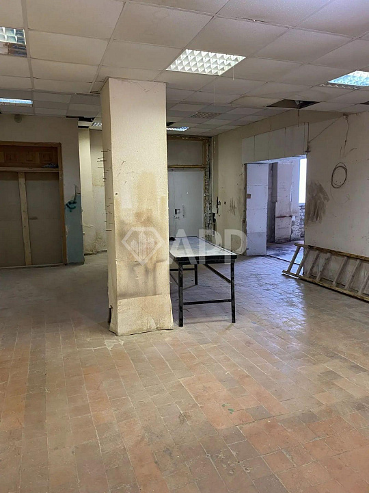 В аренду здание с участком фото