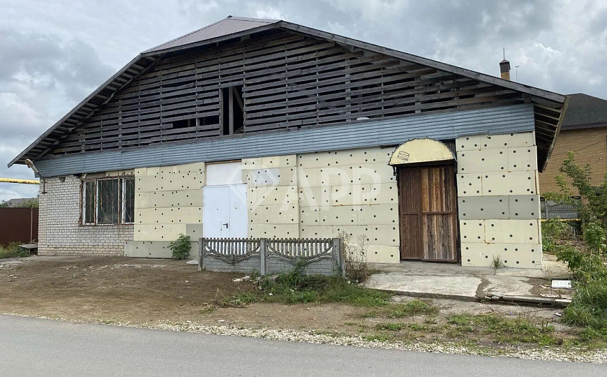В аренду здание с участком фото