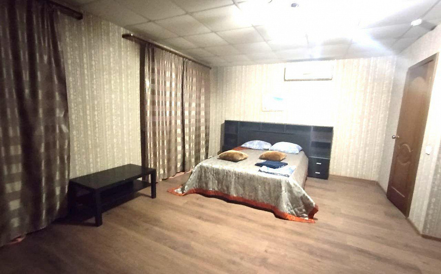 Отдельно стоящее здание с арендаторами 670 м2 фото