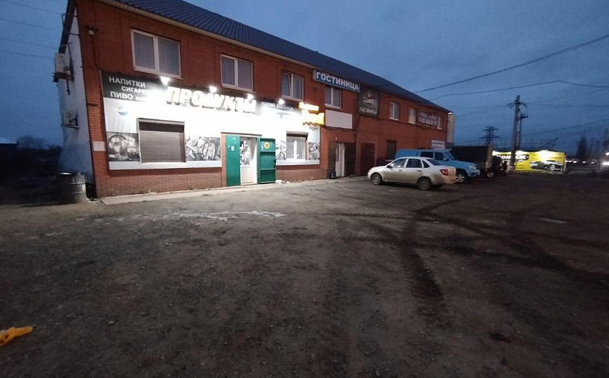 Отдельно стоящее здание с арендаторами 670 м2 фото