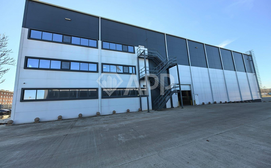 Сдаю складское помещение, 1 000 м² фото