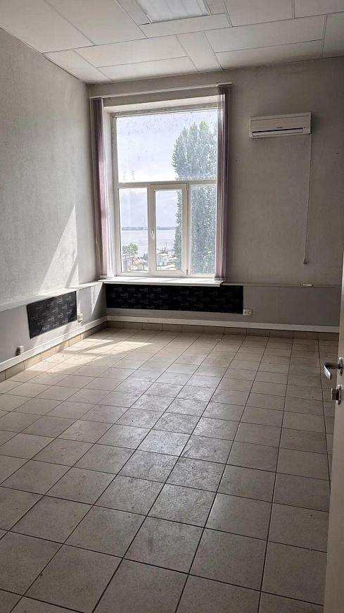 Торгово - выставочное помещение,  200 м² фото