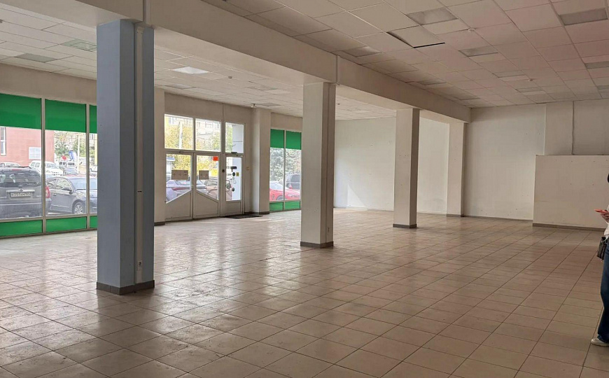 Торгово - выставочное помещение,  200 м² фото