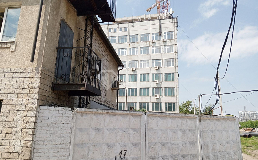 Продается отдельно стоящее здание 370 м² на участке 5соток, хостел-гостиница, магазин и др. фото