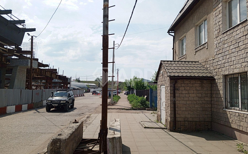 Продается отдельно стоящее здание 370 м² на участке 5соток, хостел-гостиница, магазин и др. фото
