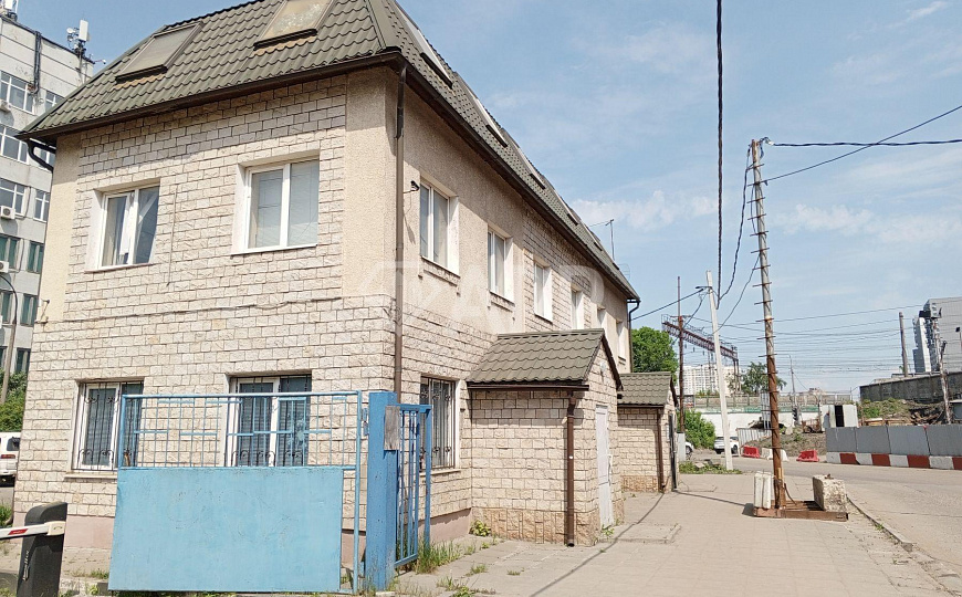 Продается отдельно стоящее здание 370 м² на участке 5соток, хостел-гостиница, магазин и др. фото