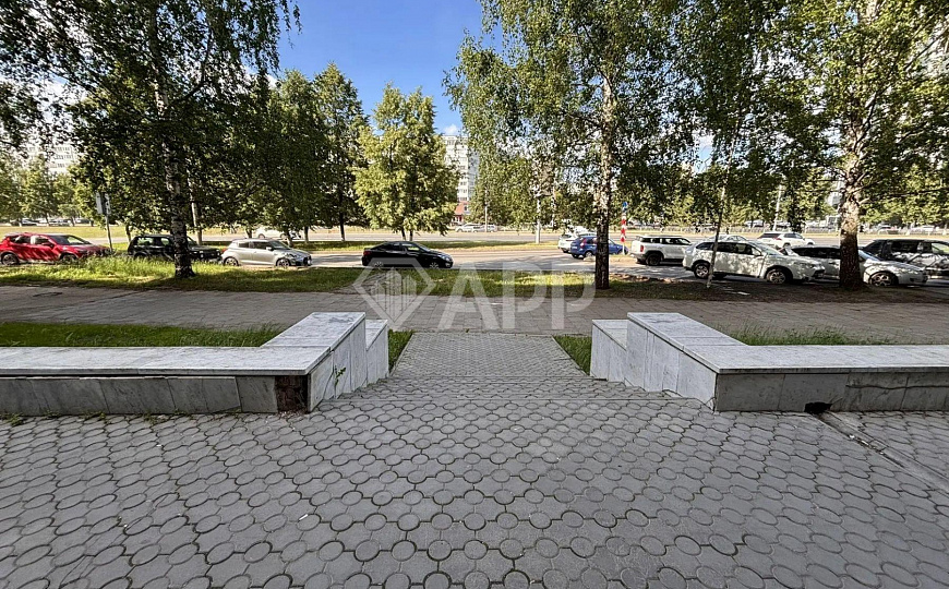 Сдам торговое помещение, 255 м² фото
