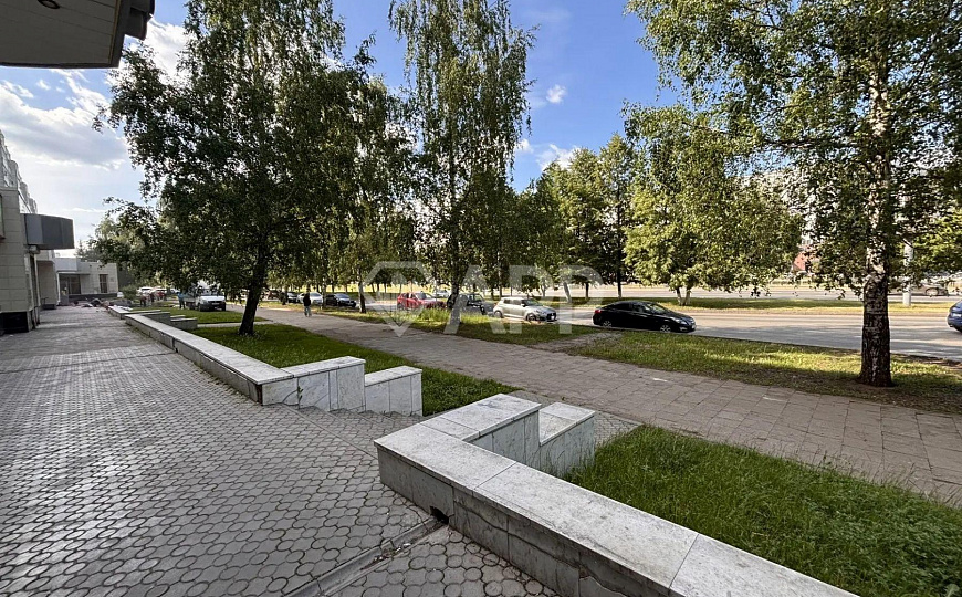 Сдам торговое помещение, 255 м² фото