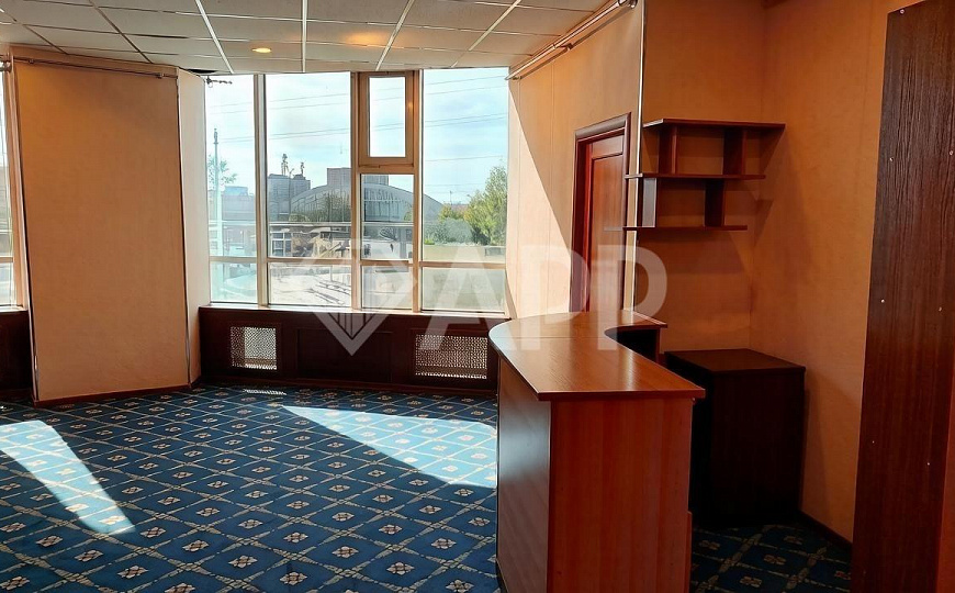 Сдам 142 м², у метро фото