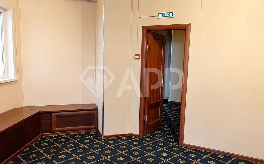 Сдам 142 м², у метро фото