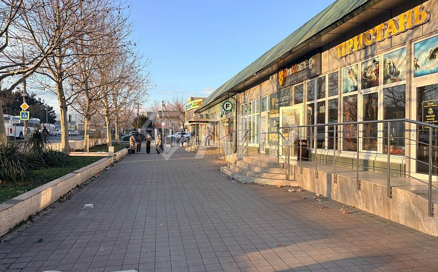 Сдаю 1 этаж 1 линия с ремонтом 100 м² фото